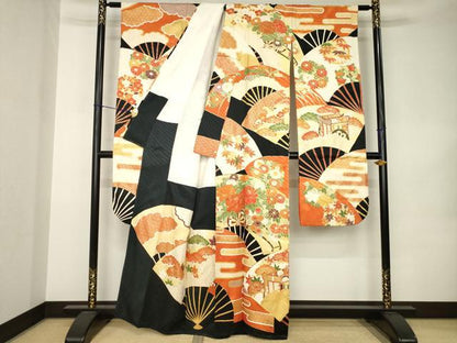 平和屋着物●豪華振袖　駒刺繍　扇面花車文　黒地　金彩　正絹　逸品　AABK0120ck