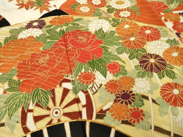 平和屋着物●豪華振袖　駒刺繍　扇面花車文　黒地　金彩　正絹　逸品　AABK0120ck
