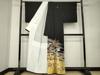 平和屋着物●豪華黒留袖　作家物　駒刺繍　流水花文　船　金彩　正絹　逸品　AABK0129ck