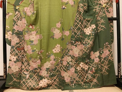 平和屋着物●豪華振袖　舞蝶桜文　金彩　正絹　逸品　AABK0170ph