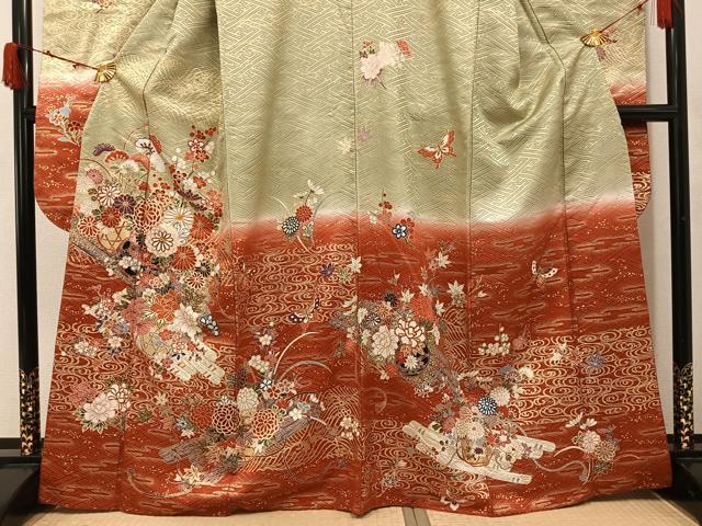 平和屋着物●豪華振袖　駒刺繍　花筏舞蝶文　暈し染め　金彩　正絹　逸品　AABK0205ph