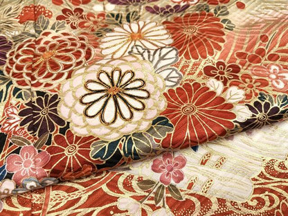 平和屋着物●豪華振袖　駒刺繍　花筏舞蝶文　暈し染め　金彩　正絹　逸品　AABK0205ph