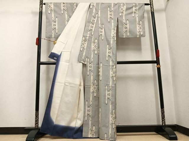 平和屋着物●本場大島紬　白大島　7マルキ　七宝間道　高島屋扱い　正絹　逸品　AABK0217ph
