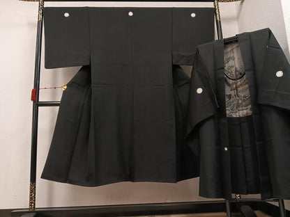 平和屋着物●男性　黒紋付・羽織セット　正絹　逸品　AABK0253ph