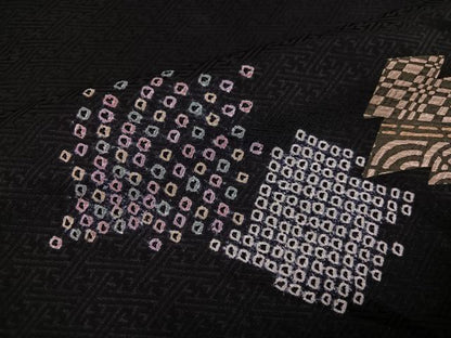 平和屋着物●訪問着　絞り　刺繍　松皮菱　黒地　金彩　正絹　逸品　未使用　AABK0266ph