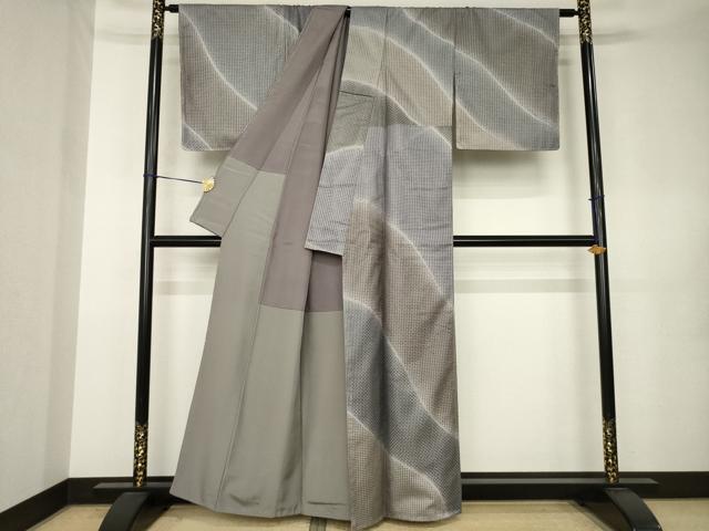 平和屋着物●本場縞大島紬 総刺繍 中国三大刺繍 汕頭刺繍 スワトウ刺繍 流水文 紫鼠色 川畑絹織物謹製 証紙付き 正絹 逸品 AABK0336ck