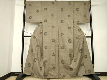 平和屋着物●本場大島紬　7マルキ　亀甲花文　正絹　逸品　AABK0381ck