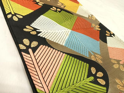 平和屋着物◎六通柄袋帯　唐織　松　黒地　金糸　正絹　逸品　AABK0600yx