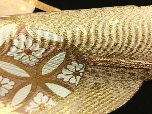 平和屋着物●豪華黒留袖　駒刺繍　雲取り七宝花文　金彩　正絹　逸品　未使用　AABK1013fy