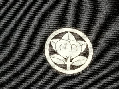 平和屋着物●豪華黒留袖　駒刺繍　雲取り七宝花文　金彩　正絹　逸品　未使用　AABK1013fy