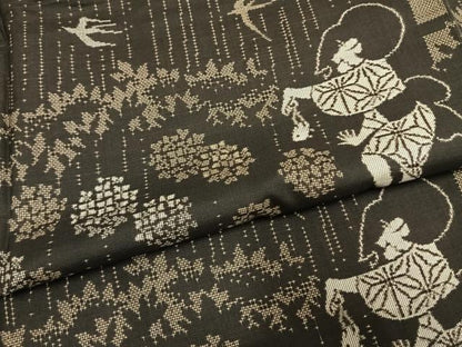 平和屋着物●白泥染の第一人者・絣の魔術師 恵積五郎 本場大島紬 恵大島織物謹製 9マルキ 総絣 人物花鳥文 さが美扱い 逸品 AABK1026fy