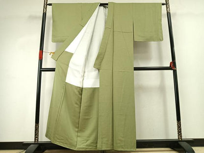 平和屋着物●上質な色無地　花鳥地紋　抹茶色　正絹　逸品　AABK1068fy