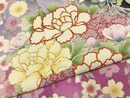 平和屋着物●豪華振袖　駒刺繍　草花文　暈し染め　黒地　金彩　仮絵羽　正絹　逸品　未使用　AABK1090fy