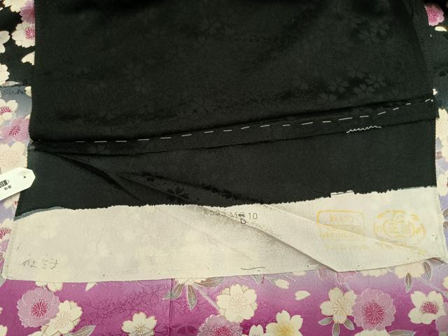 平和屋着物●豪華振袖　駒刺繍　草花文　暈し染め　黒地　金彩　仮絵羽　正絹　逸品　未使用　AABK1090fy