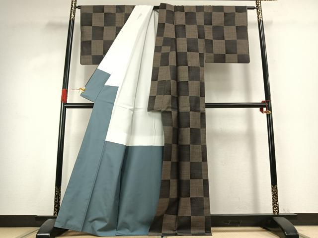 平和屋着物●本場大島紬　9マルキ　市松文様　正絹　逸品　AABK1103fy