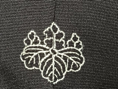 平和屋着物●訪問着　刺繍　芝草文　黒地　金彩　正絹　逸品　未使用　AABK1108fy