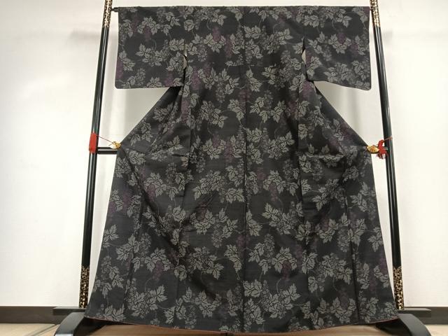 平和屋着物●結城紬　100亀甲　葡萄蔦の葉文　正絹　逸品　AABK1148fy