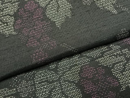 平和屋着物●結城紬　100亀甲　葡萄蔦の葉文　正絹　逸品　AABK1148fy