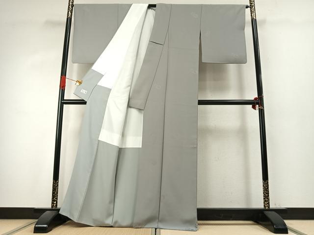 平和屋着物●洗える最高級着物　＜英＞はなぶさ謹製　色無地　草花地紋　薄雲鼠色　洗える着物　AABK1190fy