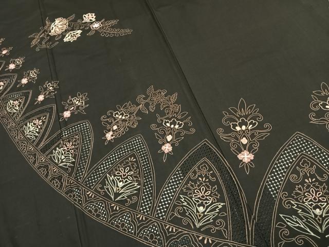 平和屋着物●本場縞大島紬　訪問着　中国三大刺繍　汕頭刺繍　スワトウ刺繍　相良刺繍　総刺繍　作家物　花唐草文　正絹　逸品　AABK1212fy