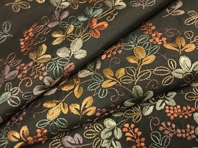 平和屋着物●本場縞大島紬　訪問着　総刺繍　萩文　黒地　金糸　正絹　逸品　AABK1216fy