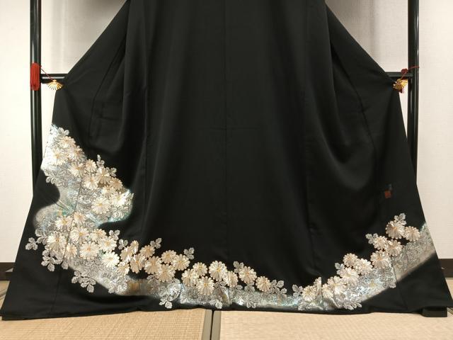 平和屋着物●豪華国際的伝統工芸作家 十二代・藤林徳扇 苑寿 黒留袖 総刺繍 駒刺繍 草花文 金銀彩 ロング丈 正絹 逸品 AABK1219fy