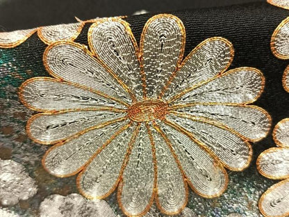 平和屋着物●豪華国際的伝統工芸作家 十二代・藤林徳扇 苑寿 黒留袖 総刺繍 駒刺繍 草花文 金銀彩 ロング丈 正絹 逸品 AABK1219fy