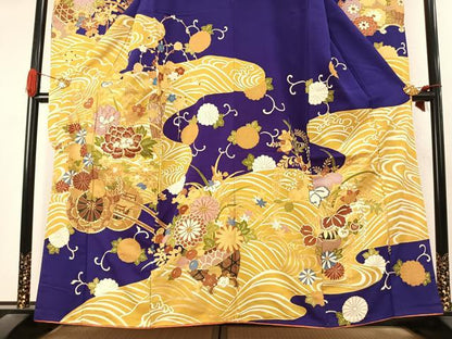 平和屋着物●豪華振袖　駒刺繍　片輪車花文　正絹　逸品　AABK1235fy
