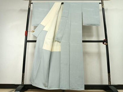 平和屋着物●上質な色無地　雲取り花地紋　青磁鼠色　正絹　逸品　未使用　AABK1254fy