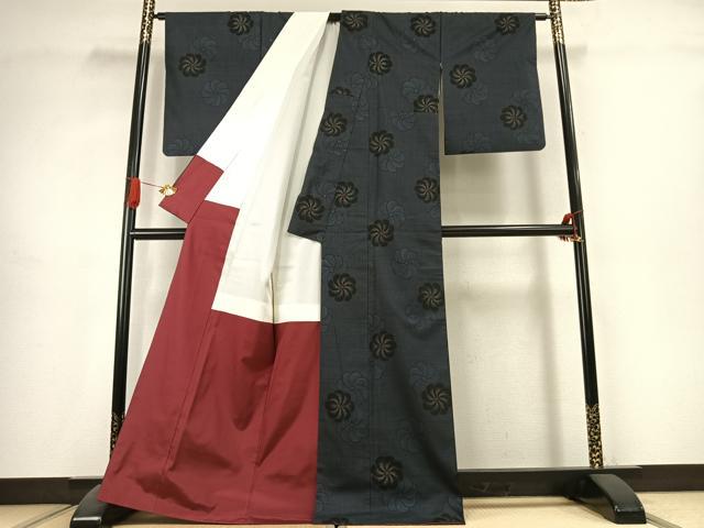 平和屋着物●本場大島紬　9マルキ　捻梅文　正絹　逸品　AABK1326fy