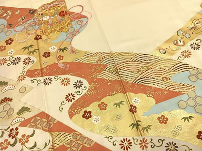平和屋着物●豪華振袖　駒刺繍　貝桶花文　金彩　逸品　AABK1379fy