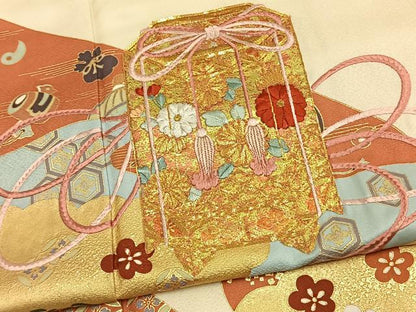平和屋着物●豪華振袖　駒刺繍　貝桶花文　金彩　逸品　AABK1379fy