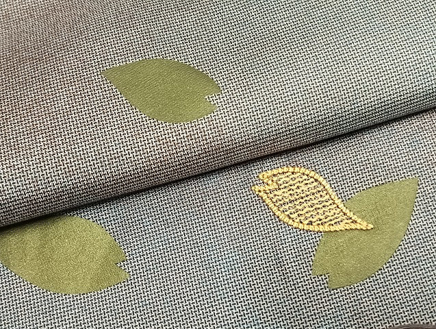 平和屋着物●本場縞大島紬　訪問着　刺繍　舞桜文　正絹　逸品　AABK1405fy