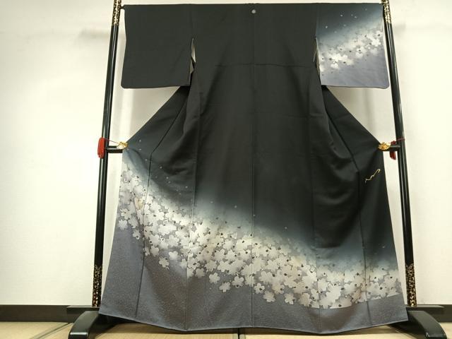 平和屋着物●訪問着　作家物　舞桜文　暈し染め　黒地　金彩　正絹　逸品　未使用　AABK1473fy
