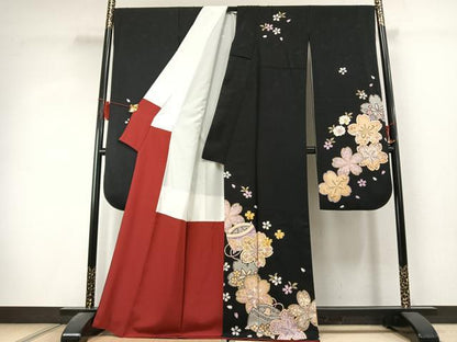 平和屋着物●豪華振袖　駒刺繍　舞桜文　黒地　金彩　正絹　逸品　AABK1512fy