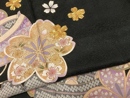 平和屋着物●豪華振袖　駒刺繍　舞桜文　黒地　金彩　正絹　逸品　AABK1512fy