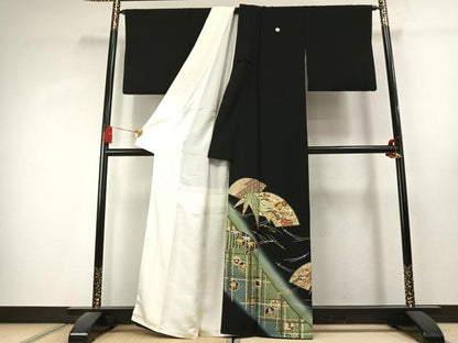 平和屋着物●五代 歌舞伎役者　坂東八十助　黒留袖　駒刺繍　地紙笹竹文　暈し染め　金銀彩　正絹　逸品　AABK1540fy