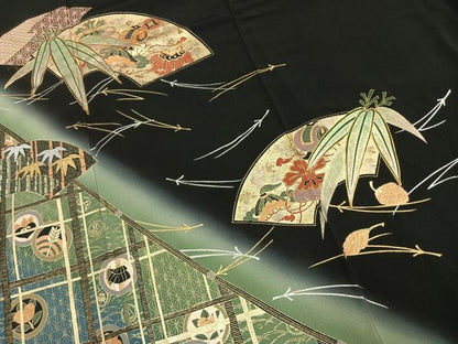 平和屋着物●五代 歌舞伎役者　坂東八十助　黒留袖　駒刺繍　地紙笹竹文　暈し染め　金銀彩　正絹　逸品　AABK1540fy
