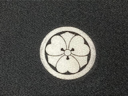 平和屋着物●五代 歌舞伎役者　坂東八十助　黒留袖　駒刺繍　地紙笹竹文　暈し染め　金銀彩　正絹　逸品　AABK1540fy