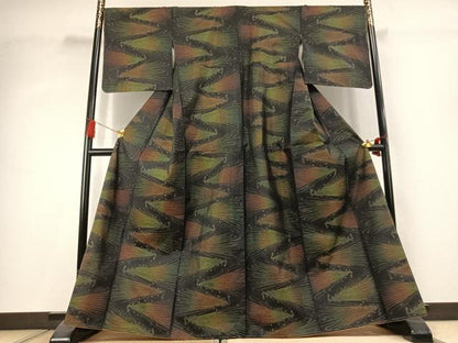 平和屋着物●本場大島紬　孔雀文　黒地　正絹　逸品　未使用　AABK1541fy