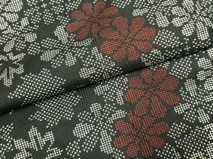 平和屋着物●本場大島紬　草花文　黒地　正絹　逸品　AABK1570fy