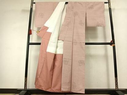 平和屋着物●結城紬　80亀甲　飛び亀甲柄　舞蝶文　正絹　逸品　未使用　AABK1589fy