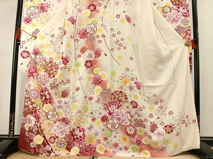 平和屋着物●豪華振袖　花蝶文　暈し染め　金糸　金銀彩　銀通し地　正絹　逸品　AABK1626fy