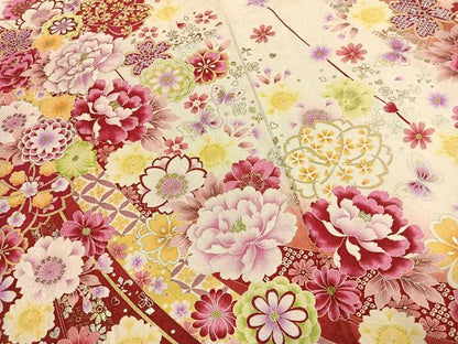 平和屋着物●豪華振袖　花蝶文　暈し染め　金糸　金銀彩　銀通し地　正絹　逸品　AABK1626fy