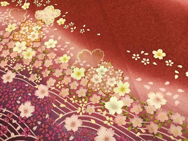 平和屋着物●豪華振袖　舞桜文　暈し染め　金彩　金通し地　正絹　逸品　AABK1627fy