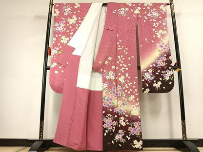 平和屋着物●豪華振袖　駒刺繍　舞桜文　暈し染め　金通し地　鈴乃屋扱い　正絹　逸品　AABK1640fy