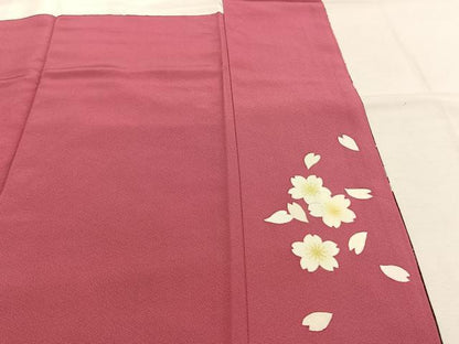 平和屋着物●豪華振袖　駒刺繍　舞桜文　暈し染め　金通し地　鈴乃屋扱い　正絹　逸品　AABK1640fy