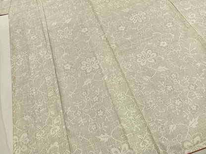 平和屋着物●本場大島紬　白大島　7マルキ　花唐草文　正絹　逸品　AABK1665fy