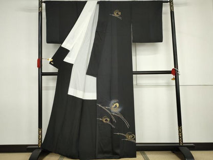 平和屋着物●訪問着　竹屋町刺繍　立波に雪兎　暈し染め　黒地　金糸　金彩　三越扱い　正絹　逸品　AABK1687cs