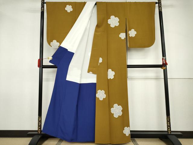 平和屋着物●上質な小紋　作家物　舞桜文　金彩　丹後ちりめん　反端付き　正絹　逸品　AABK1704cs